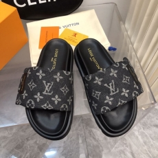 Louis Vuitton Slippers